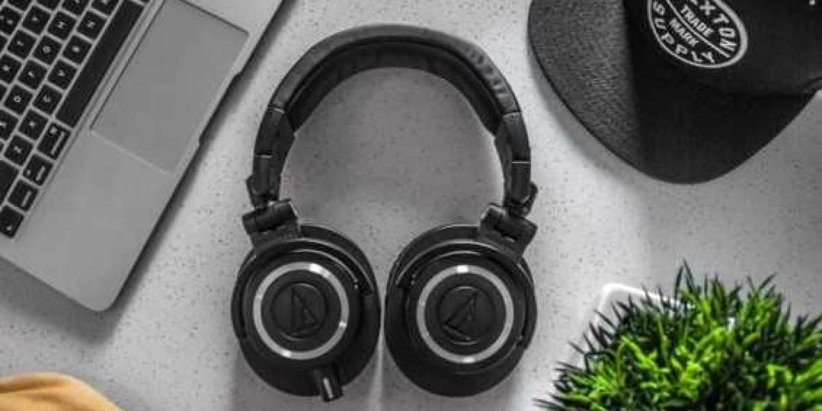 Choosing the Right Headphone for Podcasting: A Comprehensive Guide