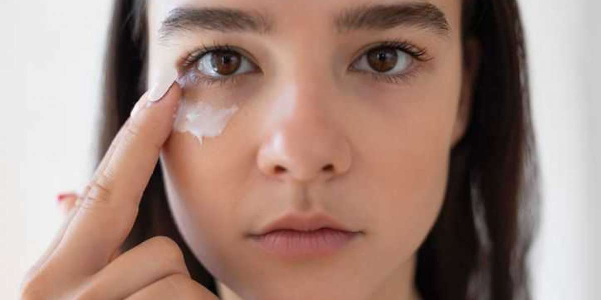 Eye Bag Removal 101: How to Brighten Your Under-Eye Area